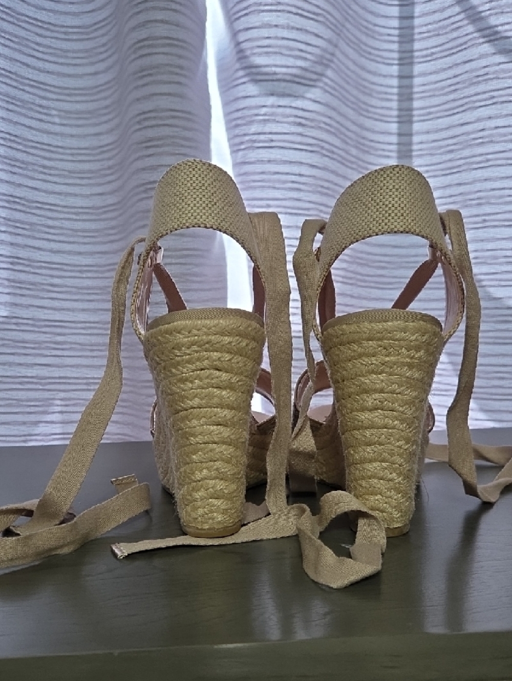Guess Gold Lace Espadrille Wedge Sandals Size 9 - Picture 5 of 9
